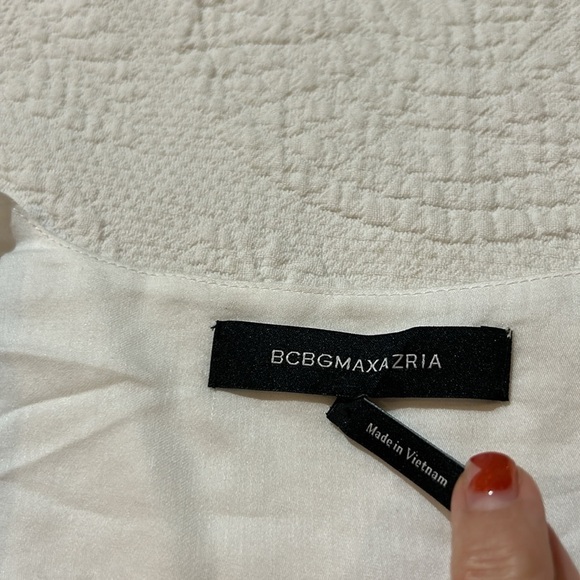 BCBGENERATION MAXAZRIA Crop Wrap Around. Small - Picture 6 of 8